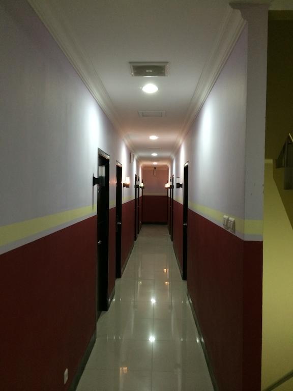 Hollywood Hotel Jakarta Exterior foto
