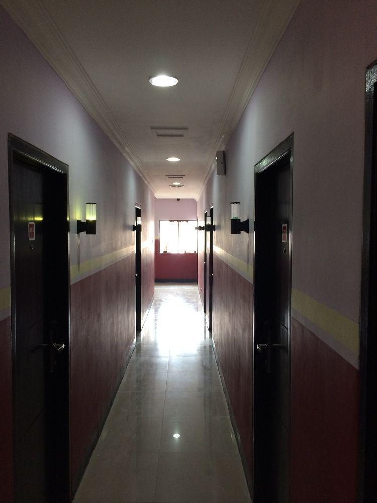 Hollywood Hotel Jakarta Exterior foto