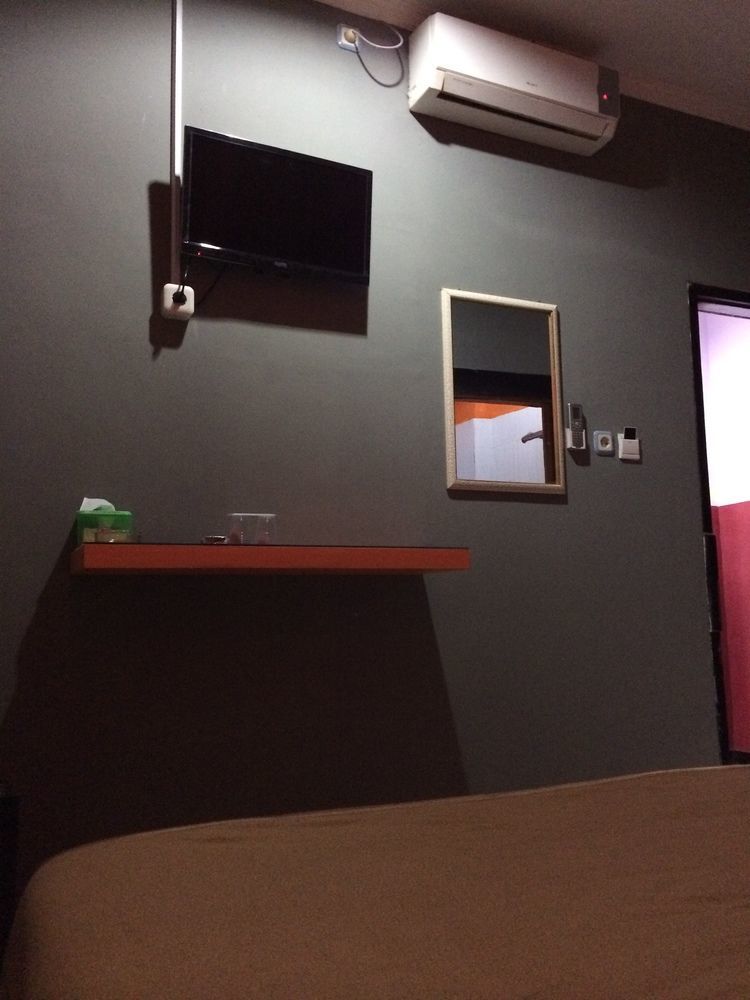 Hollywood Hotel Jakarta Exterior foto