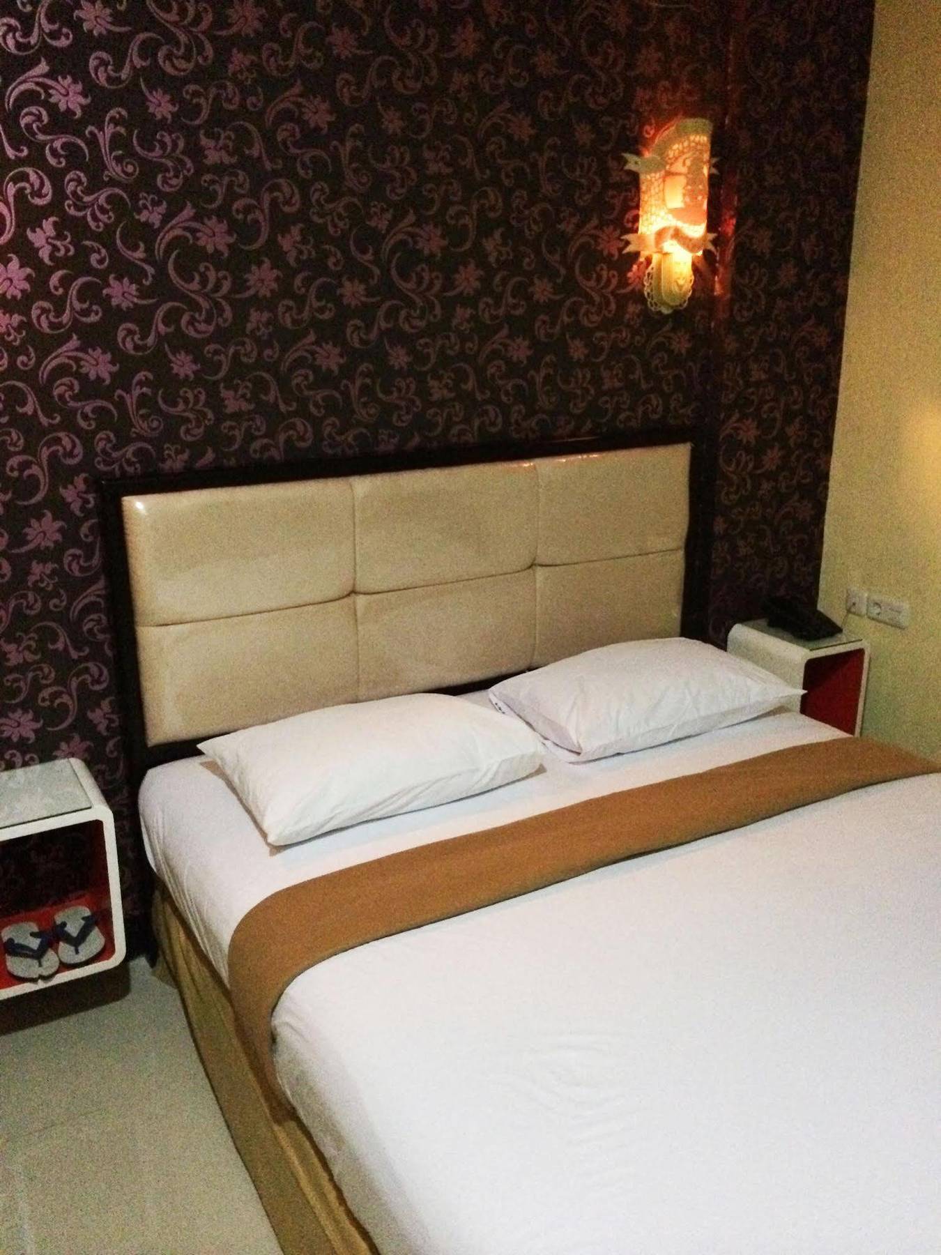 Hollywood Hotel Jakarta Exterior foto