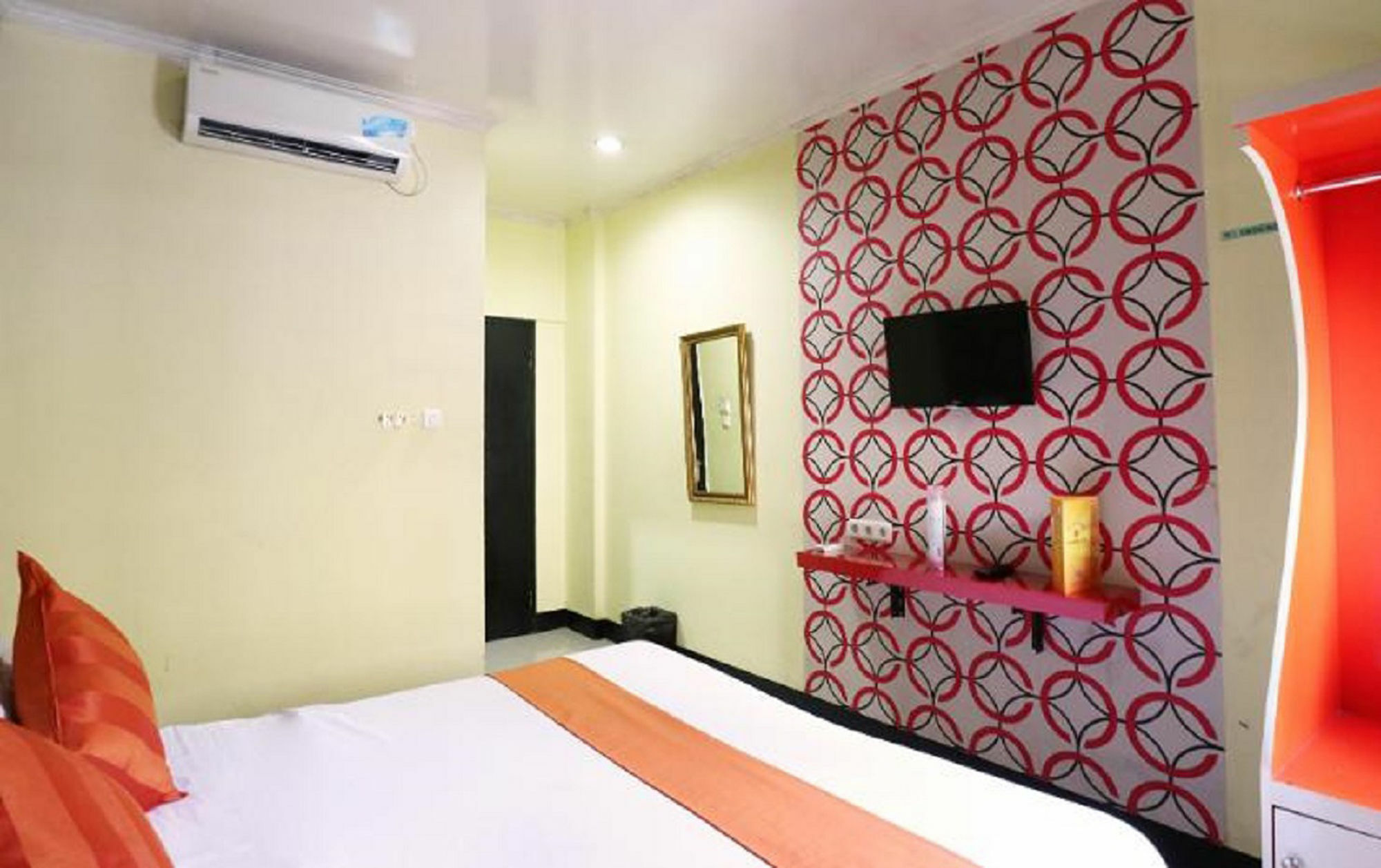 Hollywood Hotel Jakarta Exterior foto